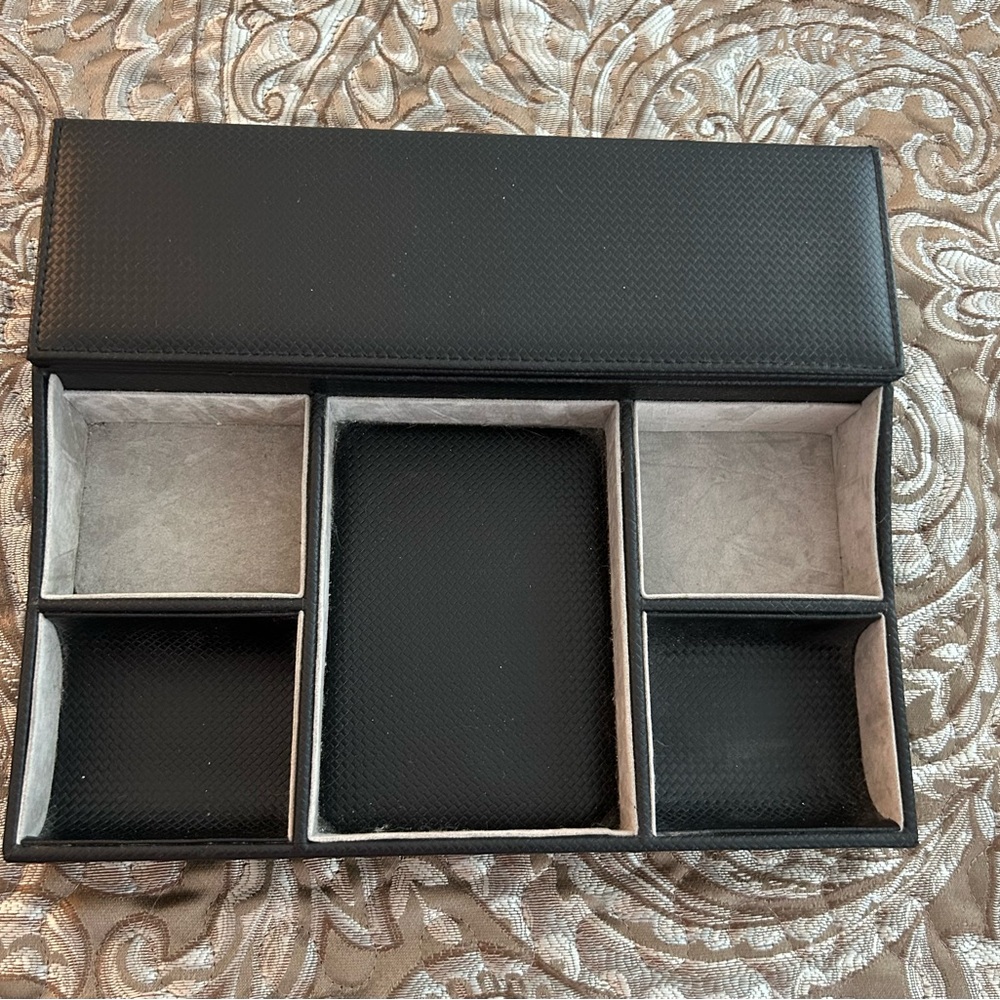 Men’s Jewelry and Accessory Valet